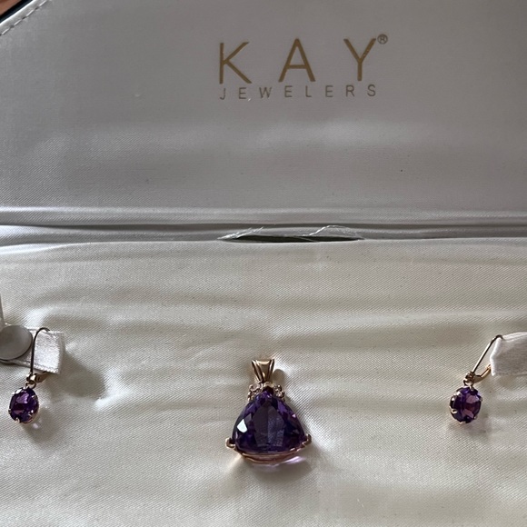 Stunning amethyst sapphire and 14k gold pendant and earring set w display case! - Picture 6 of 12